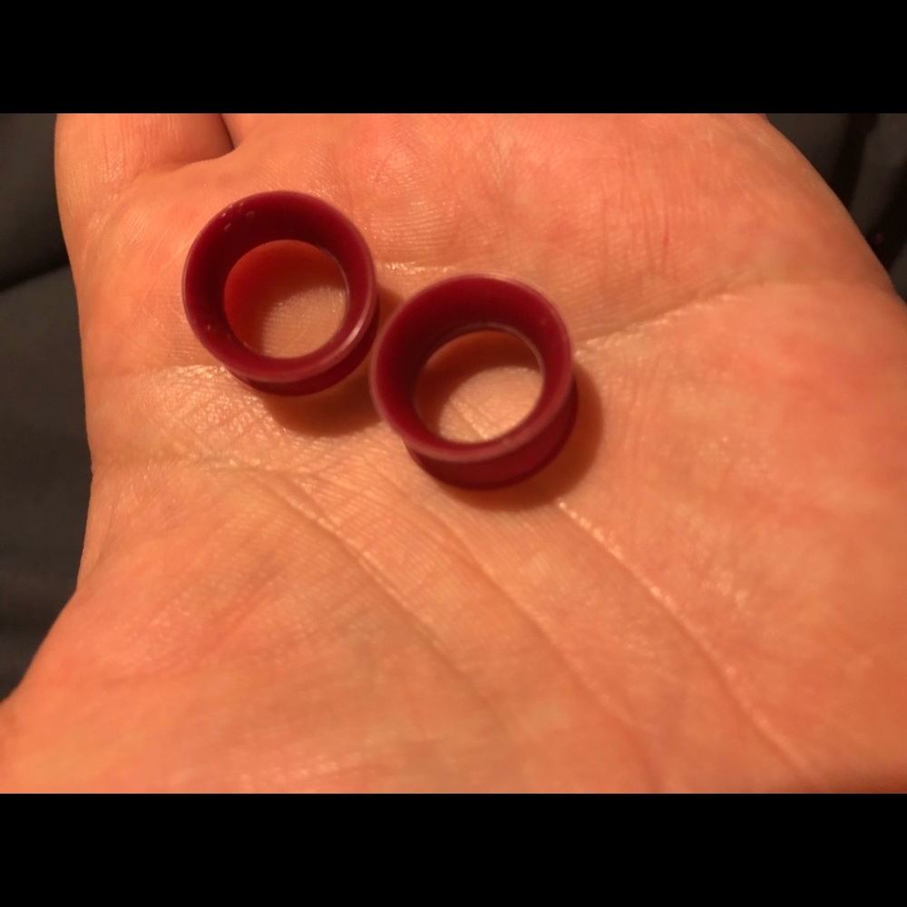 KAOS BRAND SILICONE EARSKINS CRANBERRY 1/2 inch